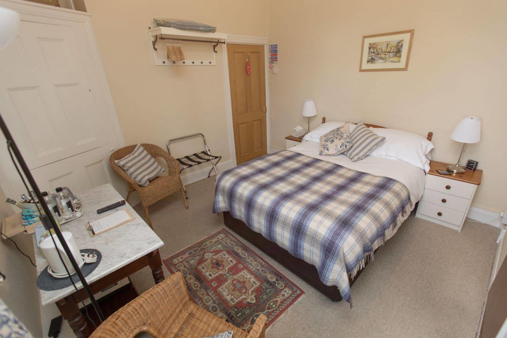 The Maples Bed and Breakfast Hythe  Buitenkant foto