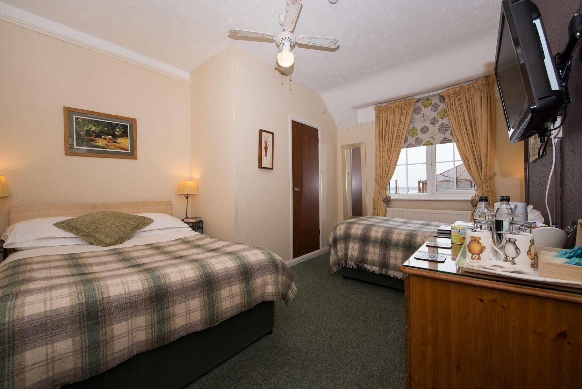 The Maples Bed and Breakfast Hythe  Buitenkant foto