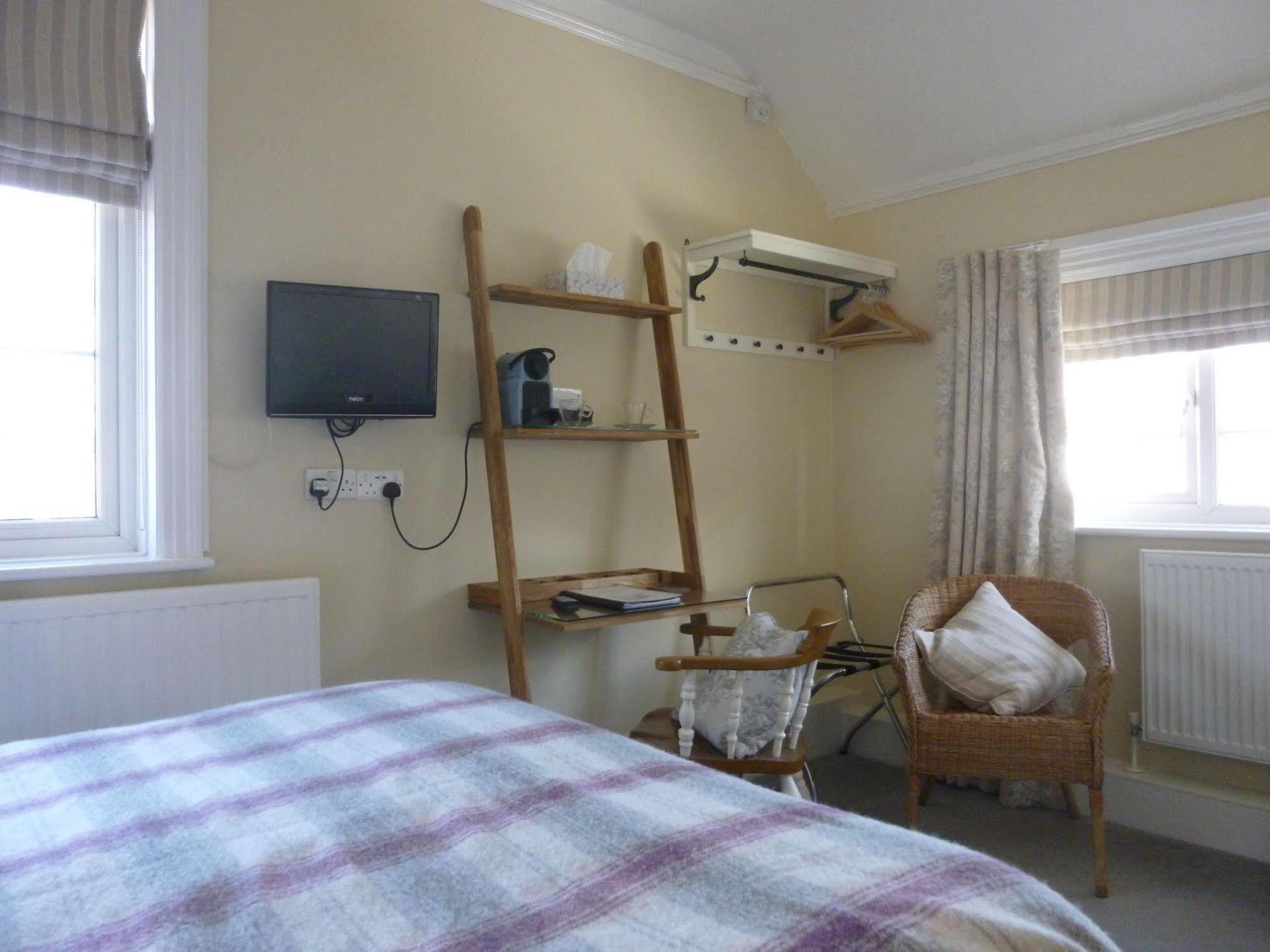 The Maples Bed and Breakfast Hythe  Buitenkant foto